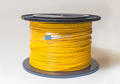 De los centros de datos a las ciudades inteligentes: las aplicaciones versátiles de los cables de fibra óptica prefabricados